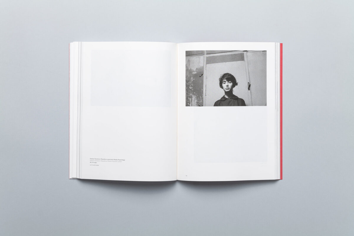 Rozkładówka książki Marek Piasecki – Do wnętrza. Fotografie z lat 1954-1967