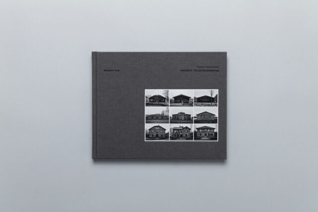 Okładka photobooka Auschwitz – Fall of The Modern Age