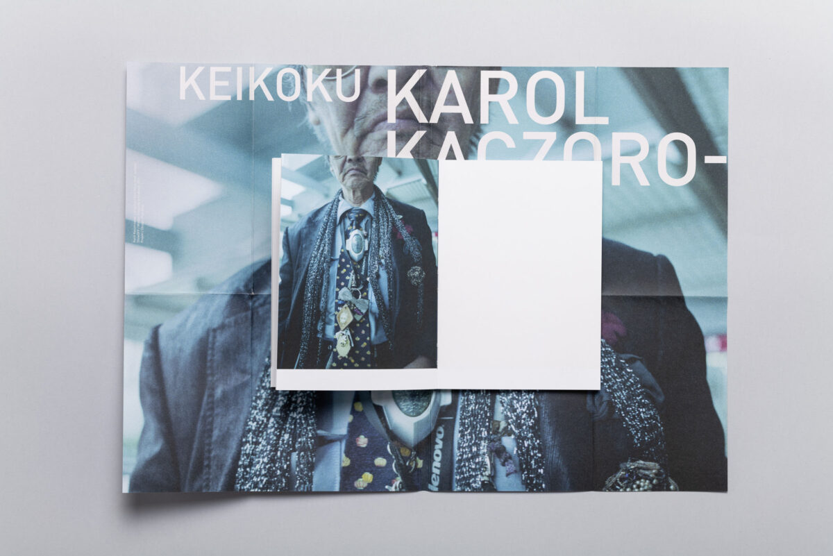 Rozkładówka z photobooka keikoku Karola Kaczorowskiego